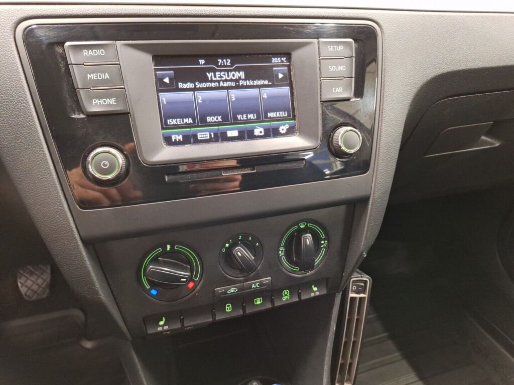 Skoda Rapid 2016 Punainen