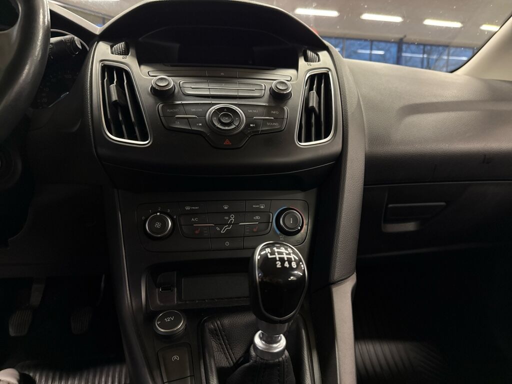 Ford Focus 2016 Sininen