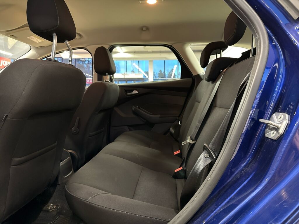 Ford Focus 2016 Sininen