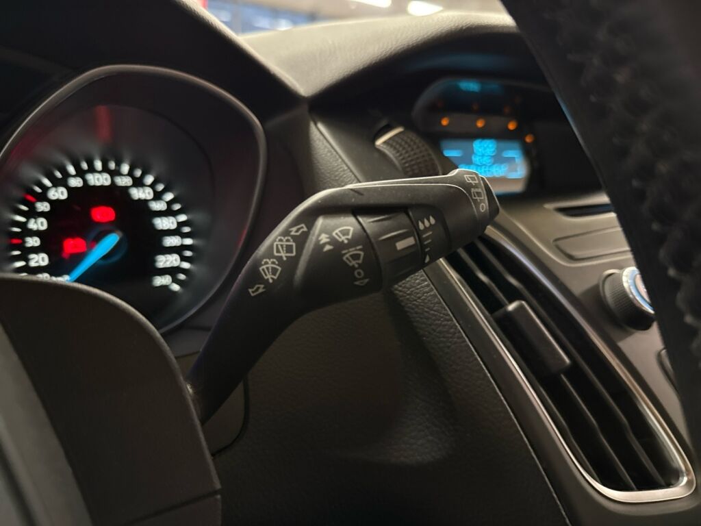 Ford Focus 2016 Sininen