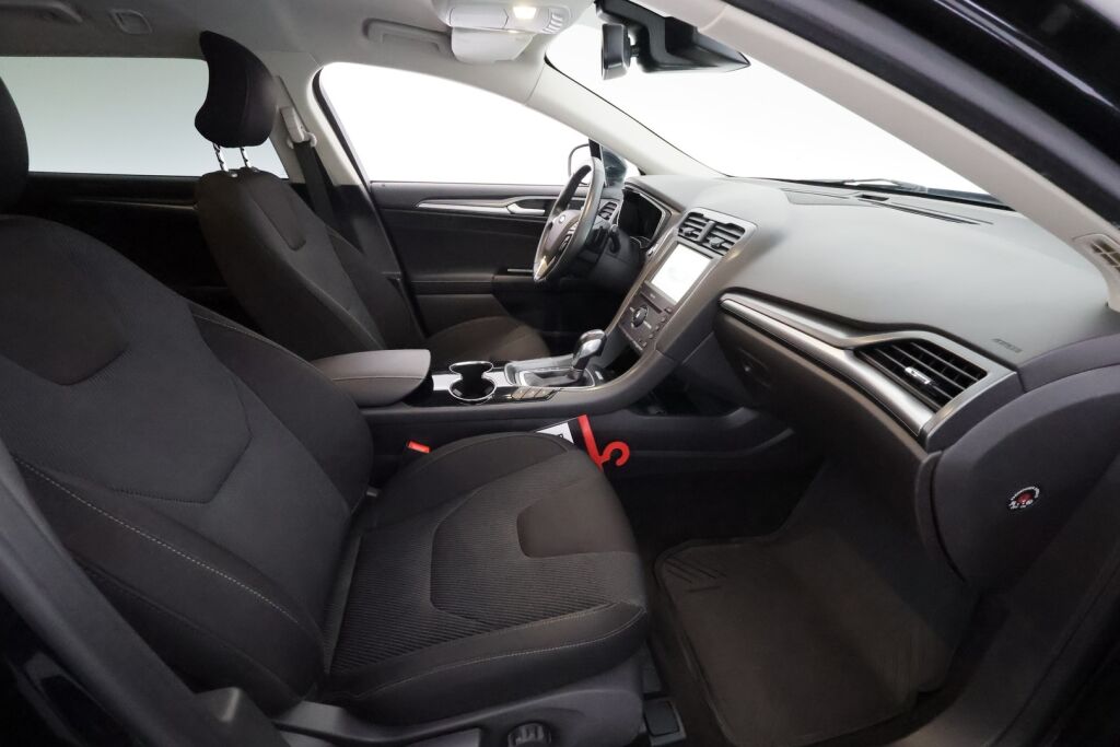 Ford Mondeo 2016 Musta