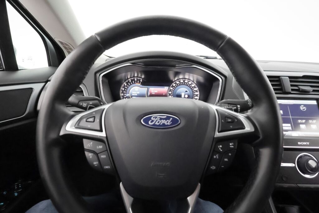 Ford Mondeo 2016 Musta