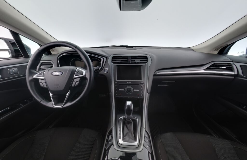 Ford Mondeo 2016 Musta