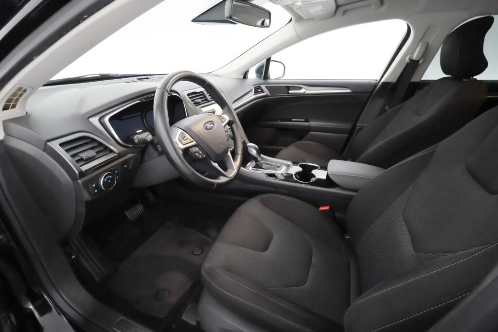 Ford Mondeo 2016 Musta