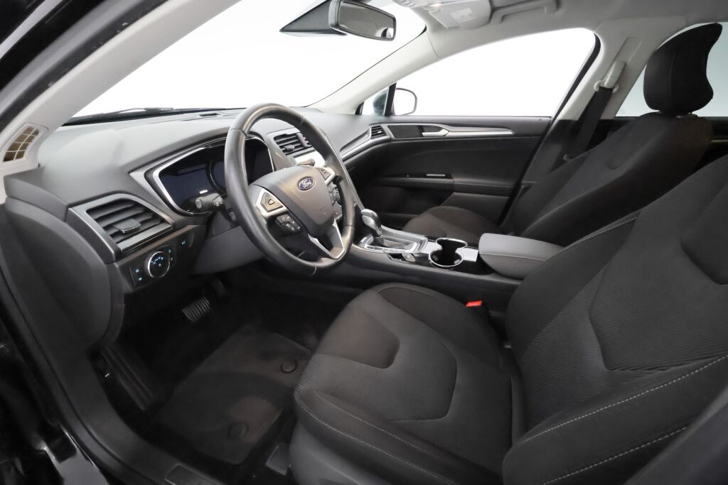 Ford Mondeo 2016 Musta