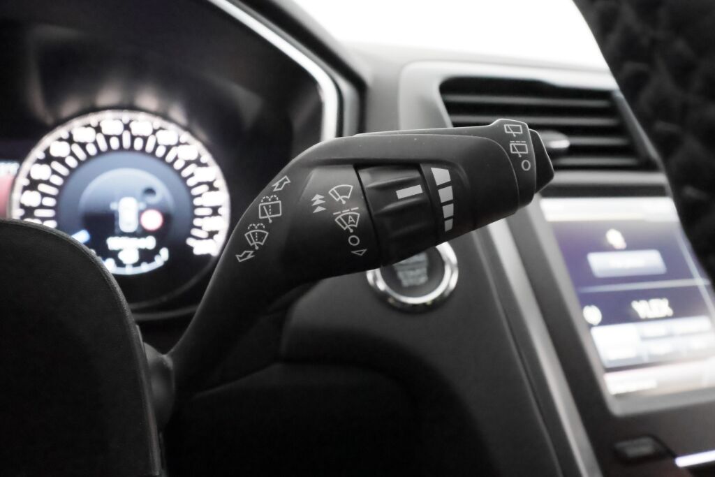 Ford Mondeo 2016 Musta