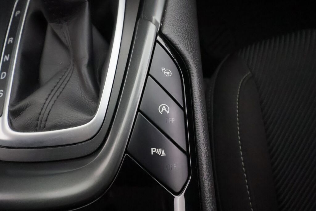 Ford Mondeo 2016 Musta