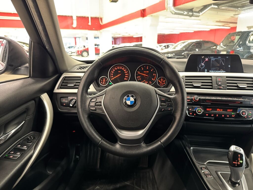 BMW 320 2017 Sininen