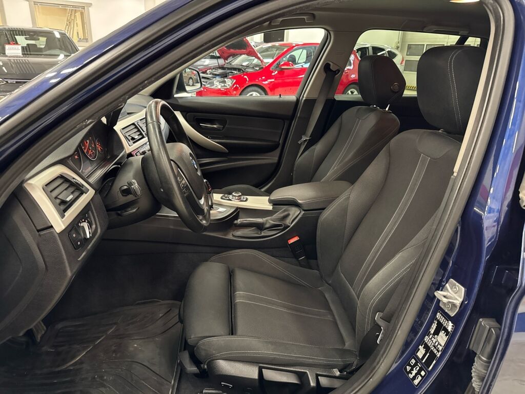 BMW 320 2017 Sininen