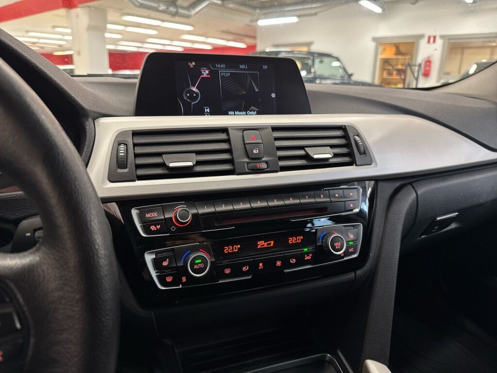 BMW 320 2017 Sininen