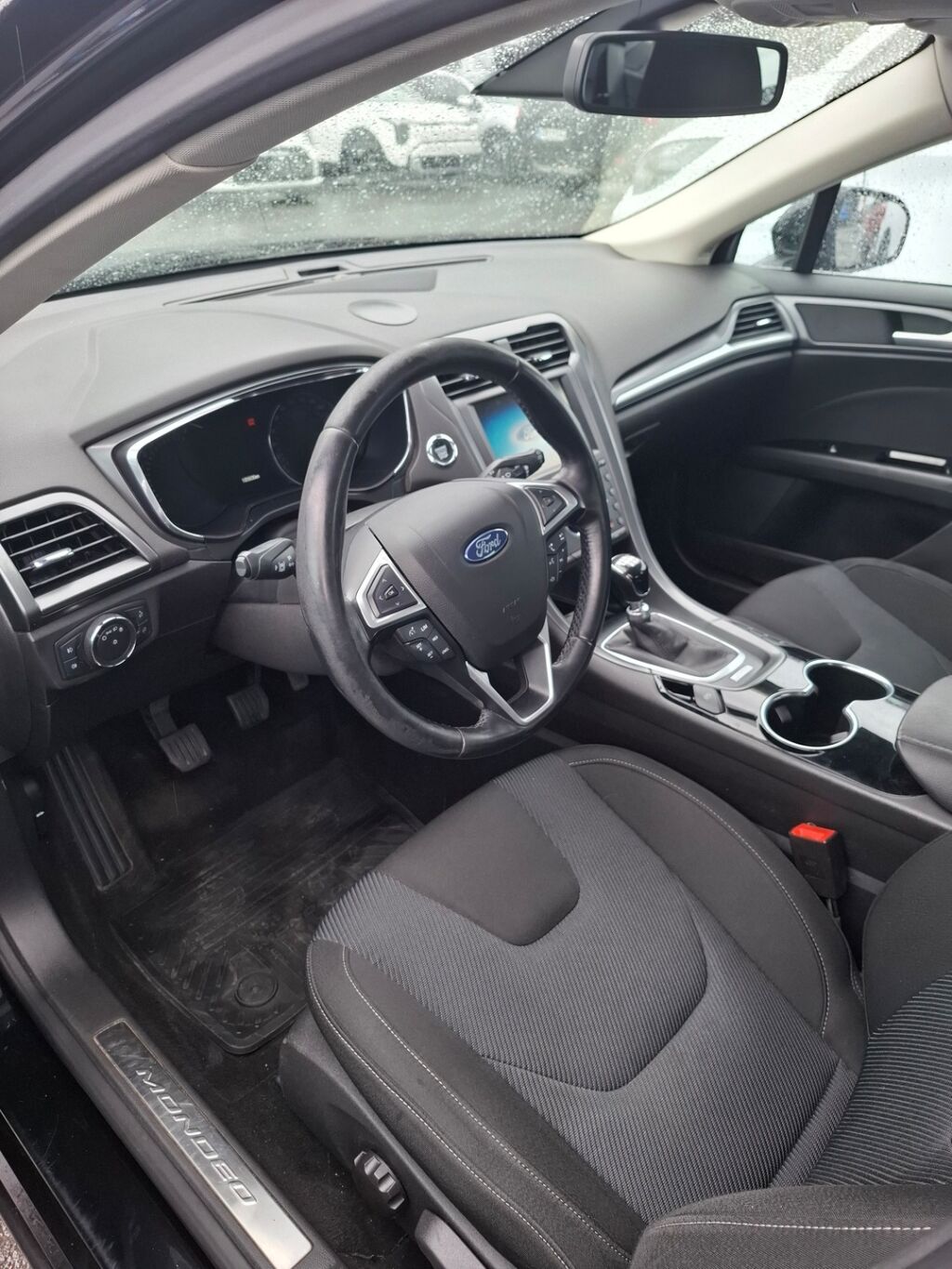 Ford Mondeo 2016 Musta