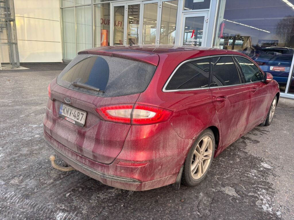 Ford Mondeo 2016 Punainen