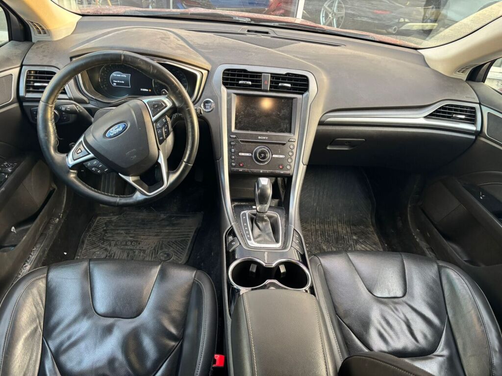 Ford Mondeo 2016 Punainen