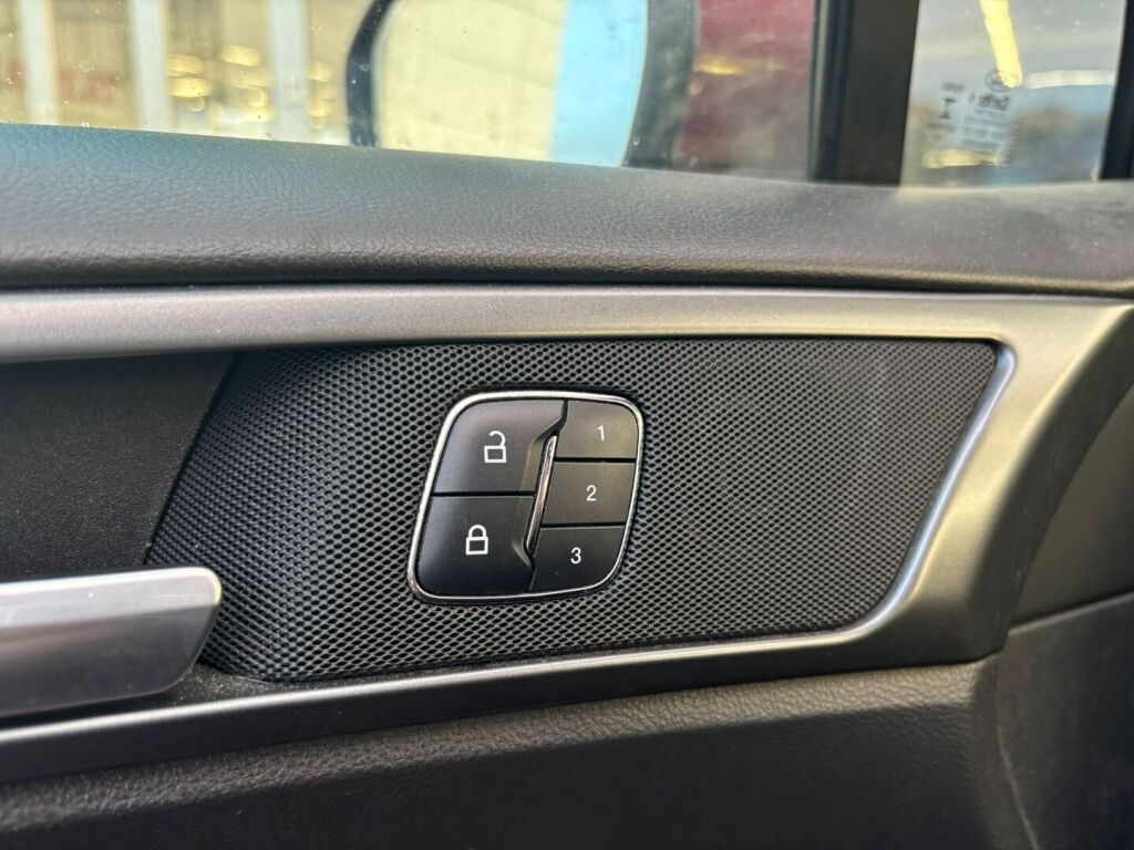 Ford Mondeo 2016 Punainen