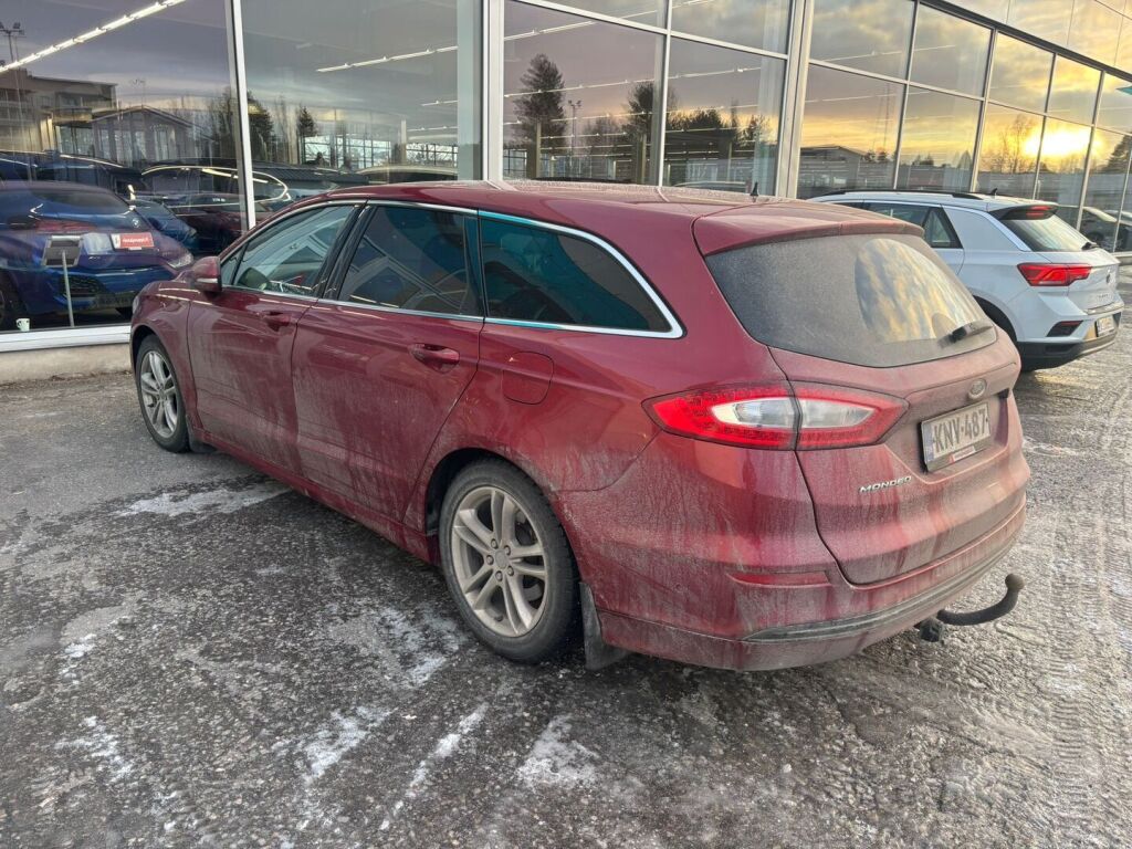 Ford Mondeo 2016 Punainen