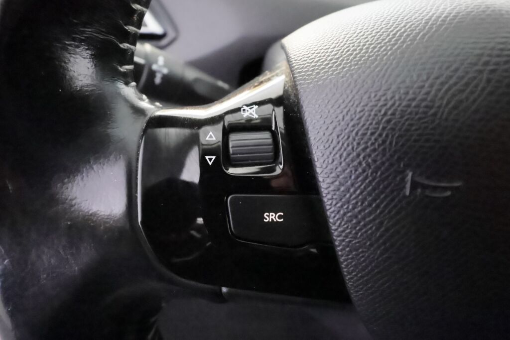 Peugeot 308 2017 Musta