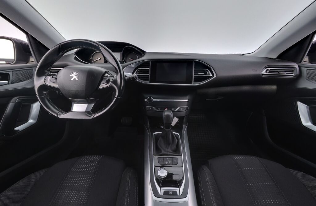 Peugeot 308 2017 Musta