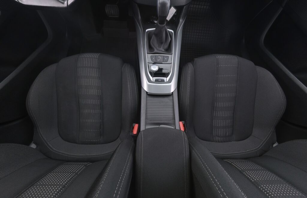 Peugeot 308 2017 Musta