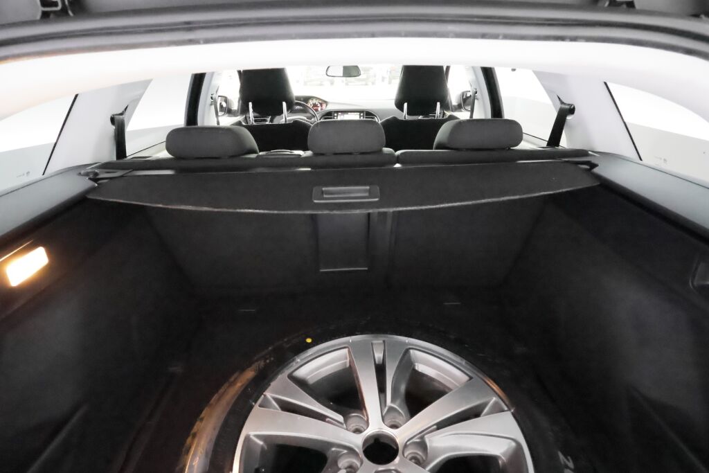Peugeot 308 2017 Musta
