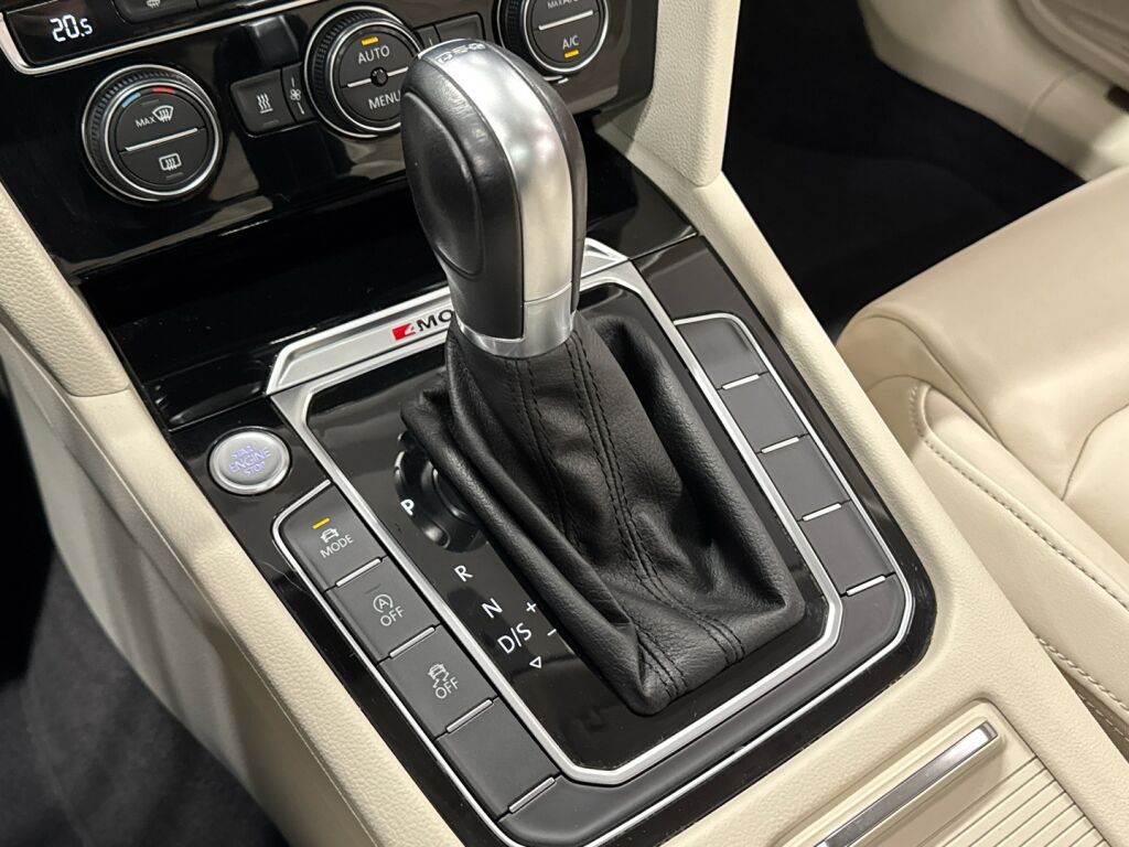 Volkswagen Passat 2016 Sininen