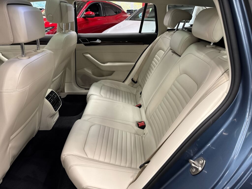 Volkswagen Passat 2016 Sininen