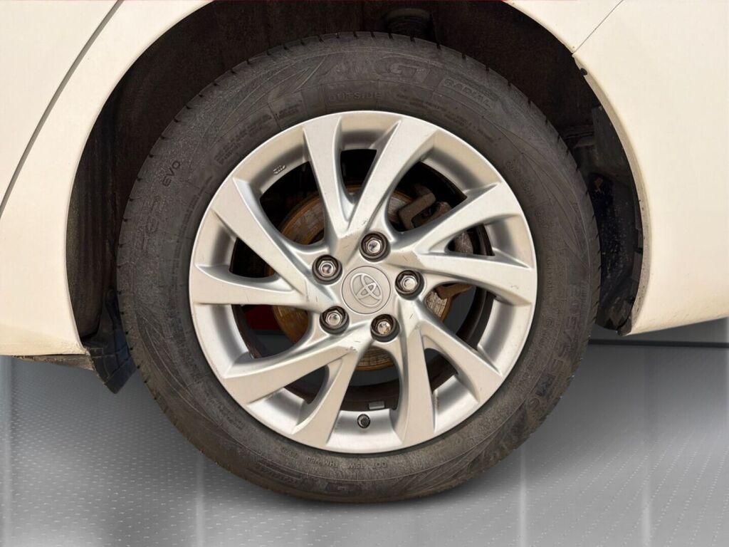 Toyota Auris 2016 Valkoinen