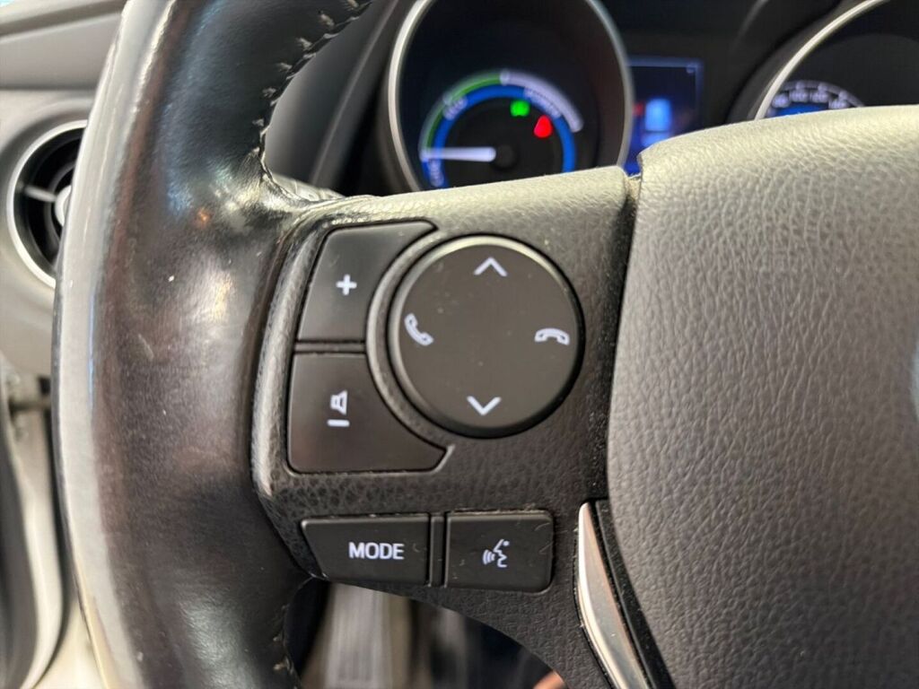 Toyota Auris 2016 Valkoinen