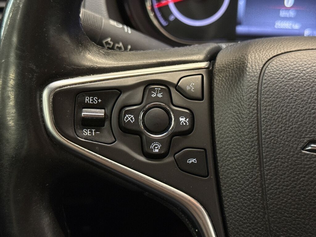 Opel Insignia 2016 Musta