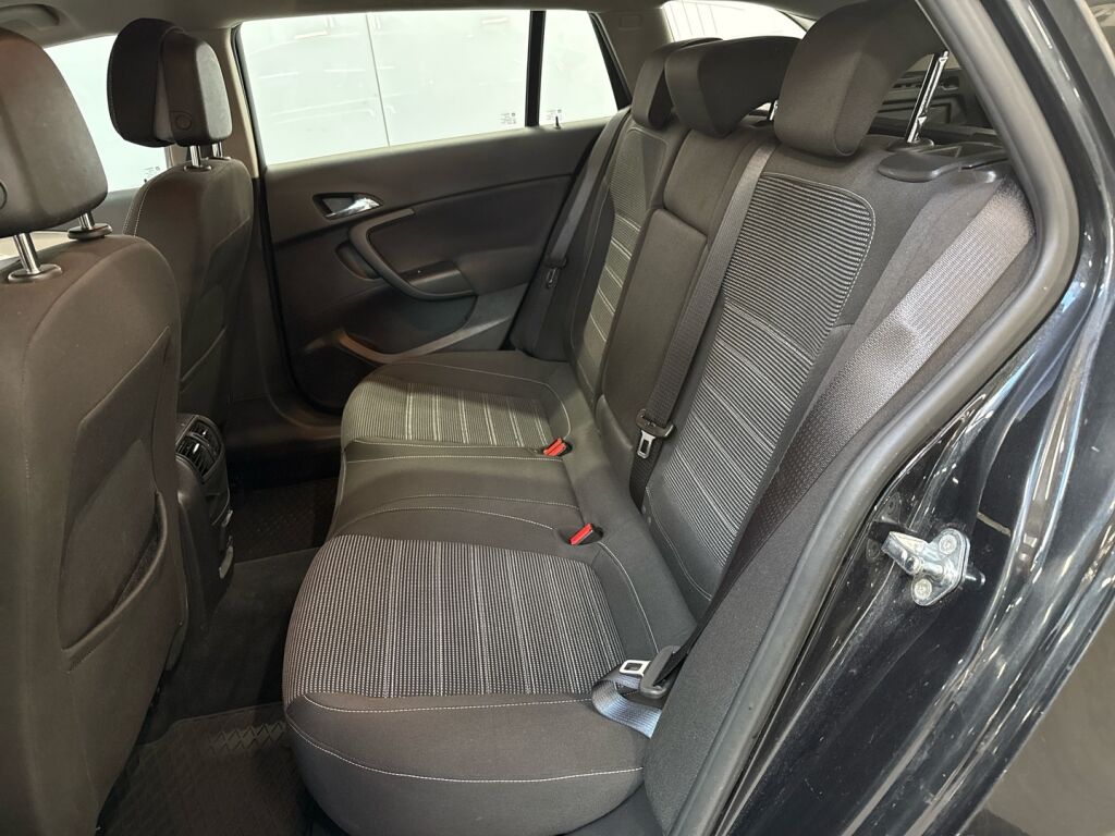 Opel Insignia 2016 Musta