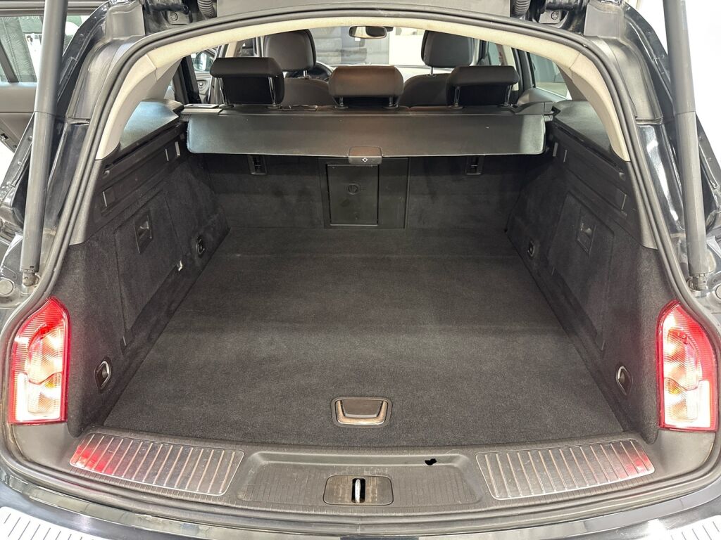 Opel Insignia 2016 Musta