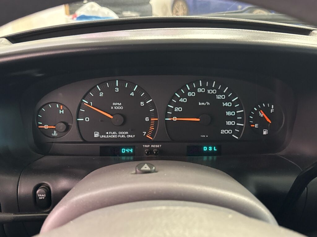 Chrysler Voyager 1997 Violetti