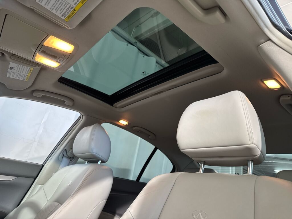 Infiniti G37 2011 Harmaa