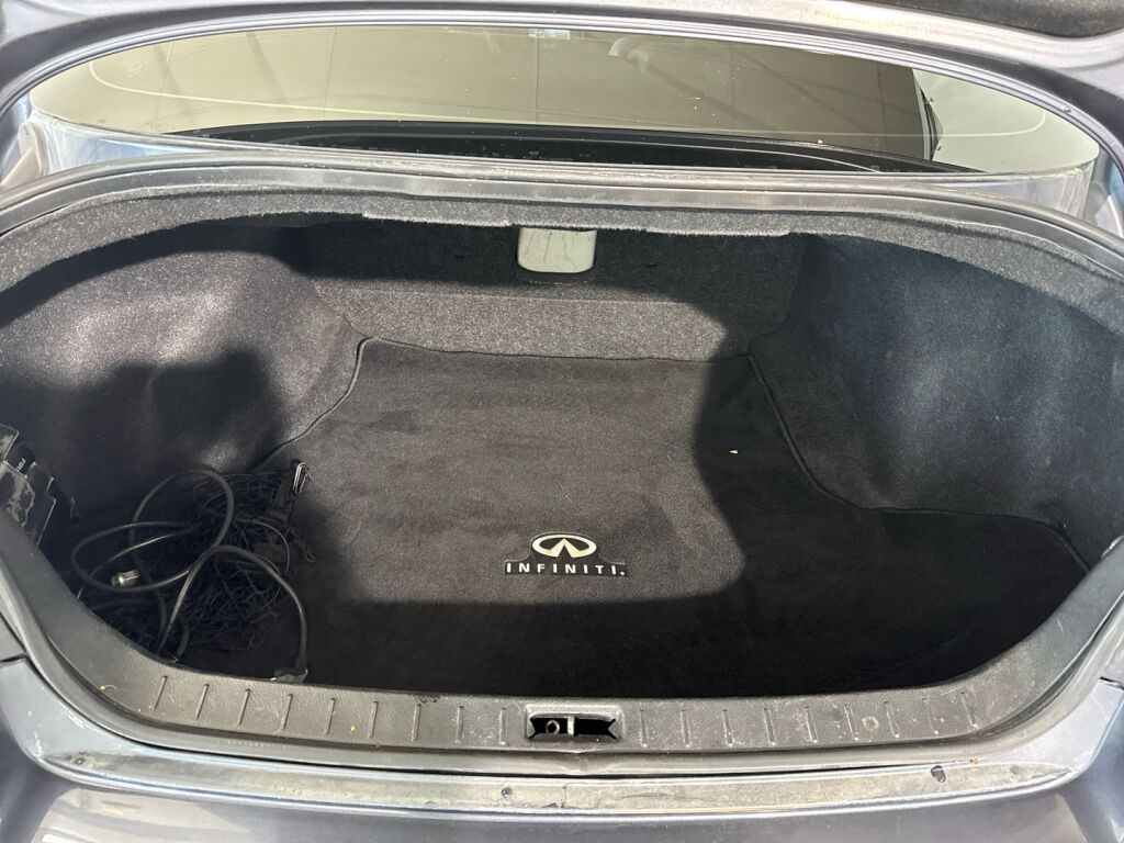 Infiniti G37 2011 Harmaa