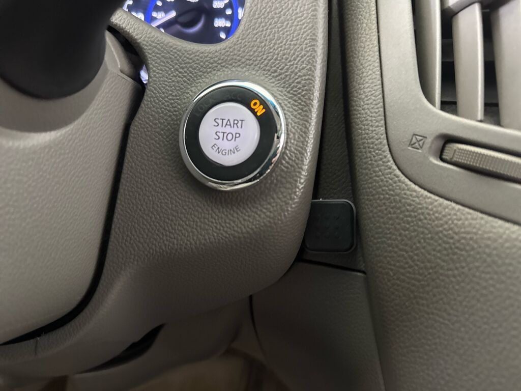 Infiniti G37 2011 Harmaa