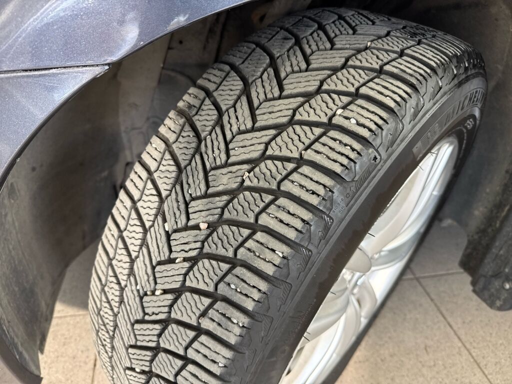 Infiniti G37 2011 Harmaa