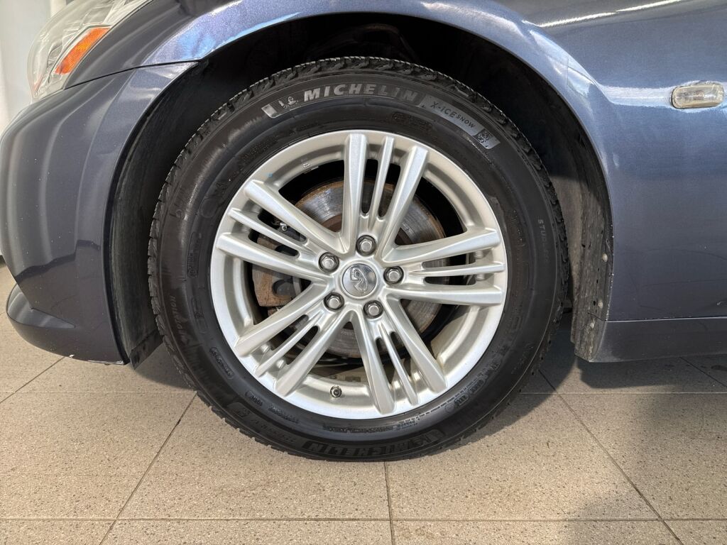 Infiniti G37 2011 Harmaa