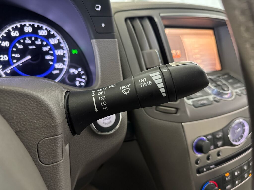 Infiniti G37 2011 Harmaa