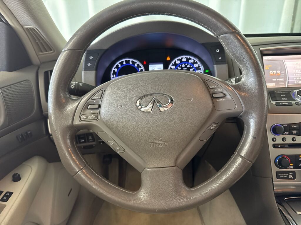 Infiniti G37 2011 Harmaa