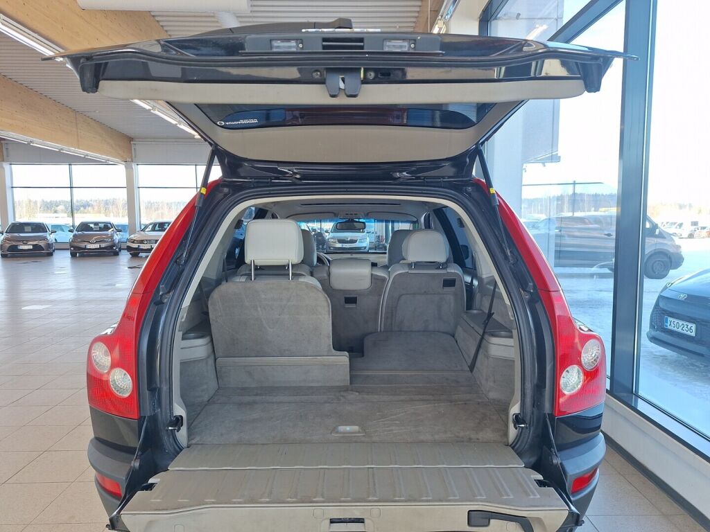 Volvo XC90 2005 Musta
