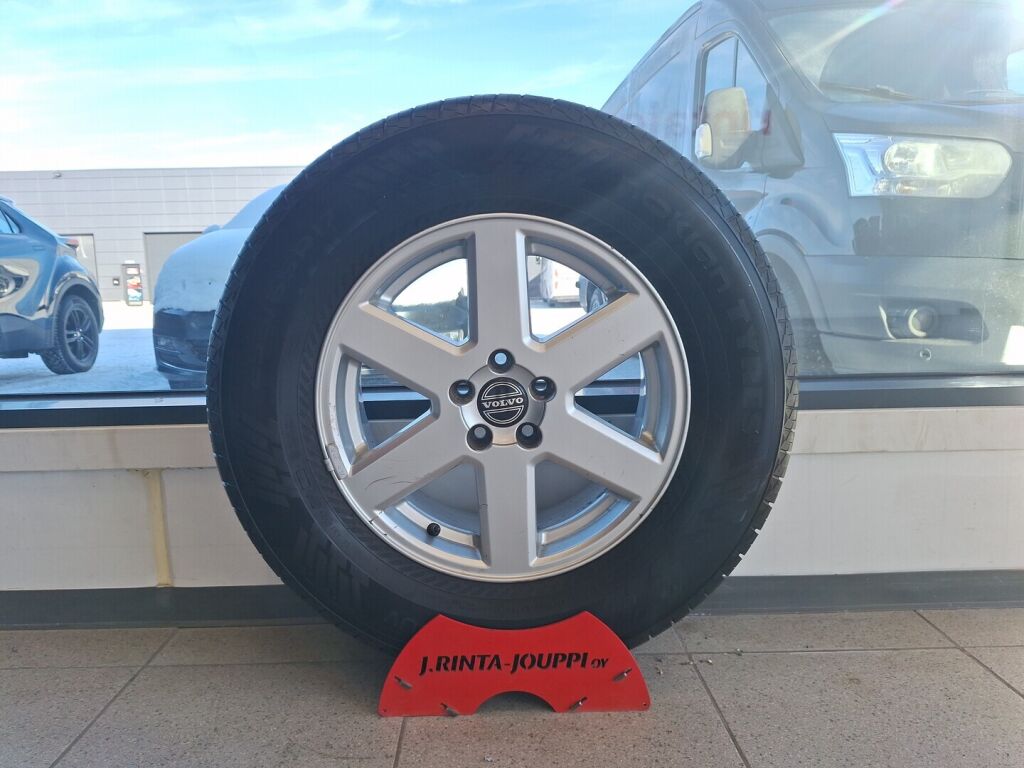 Volvo XC90 2005 Musta