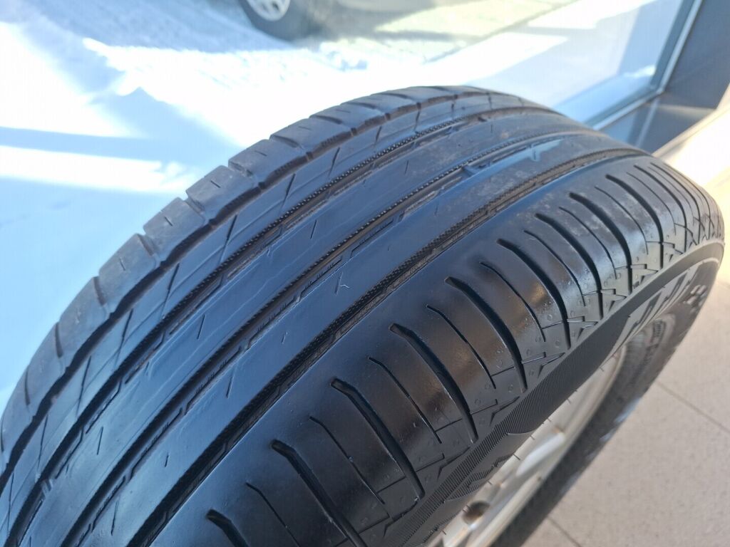 Volvo XC90 2005 Musta