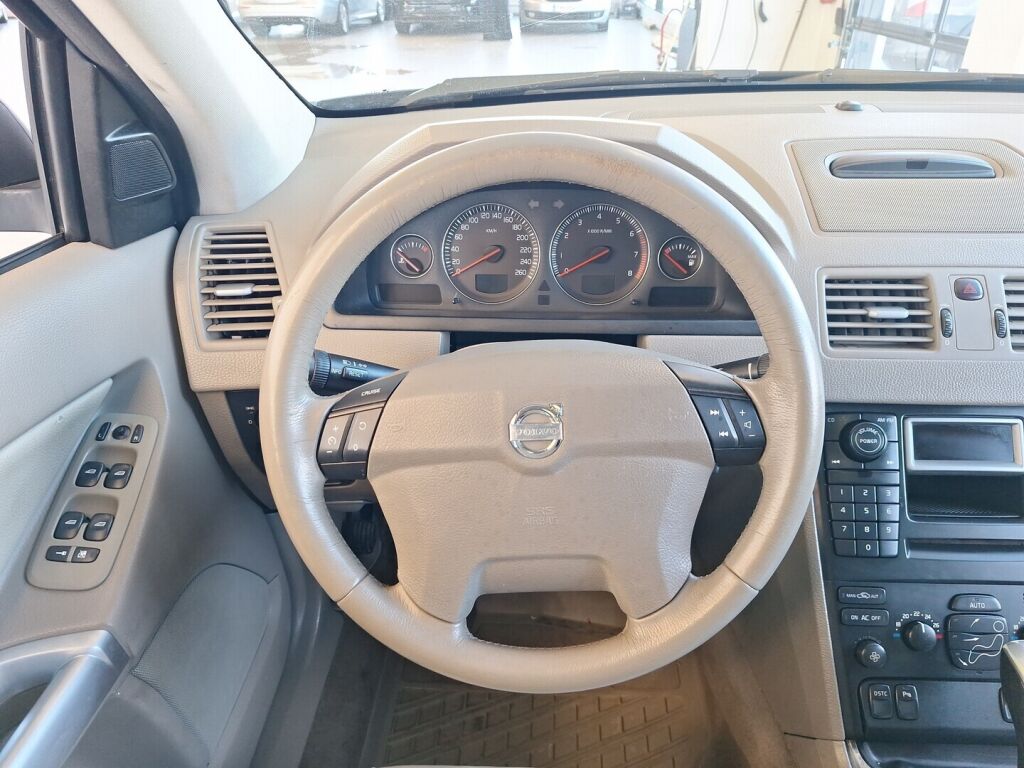 Volvo XC90 2005 Musta
