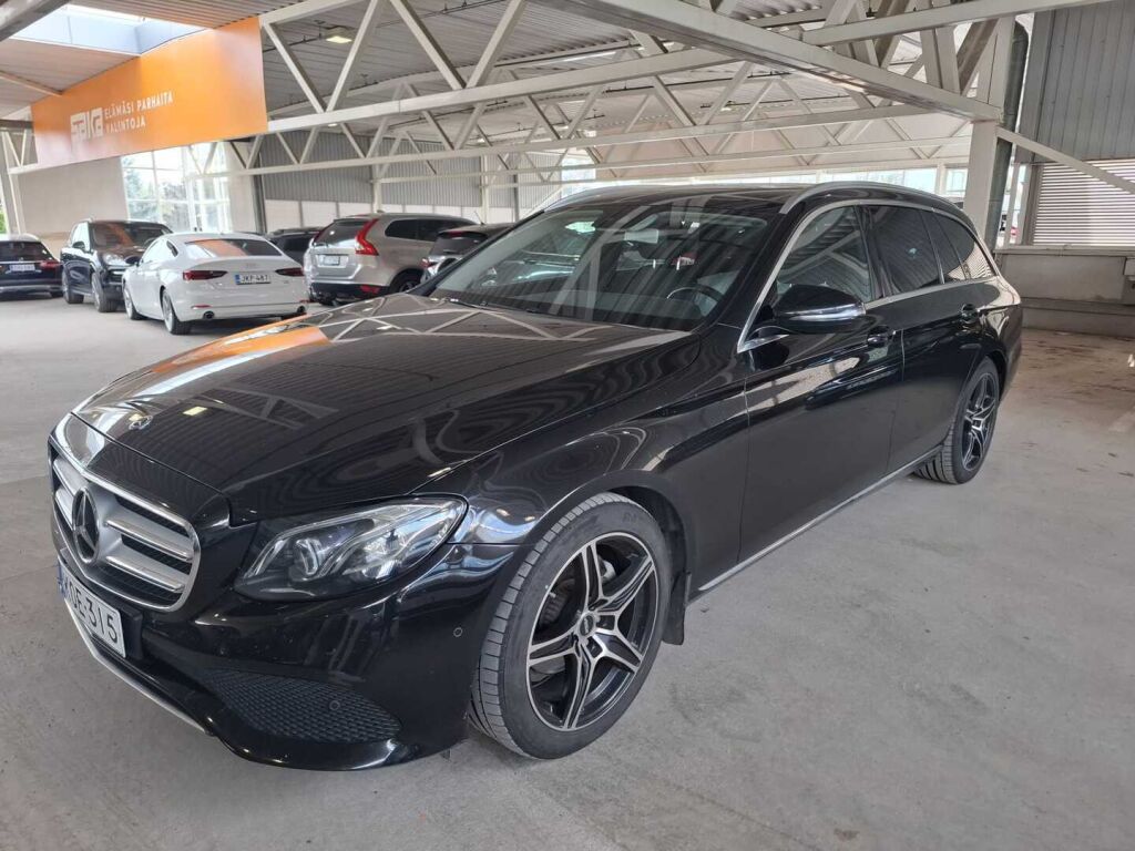 Mercedes-Benz E 2017 Musta