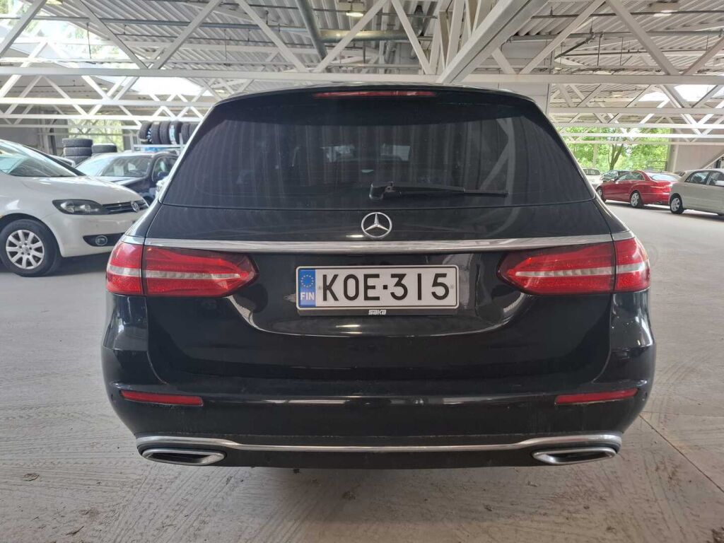 Mercedes-Benz E 2017 Musta