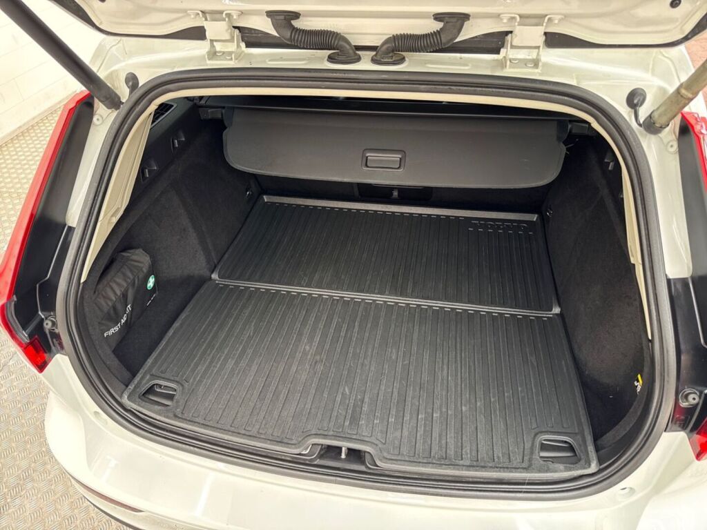 Volvo V60 2019 Valkoinen