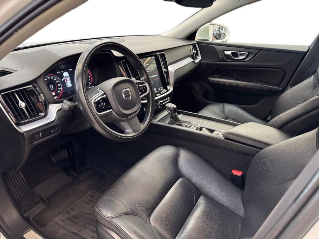 Volvo V60 2019 Valkoinen