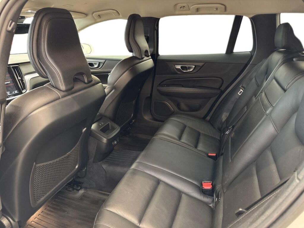 Volvo V60 2019 Valkoinen
