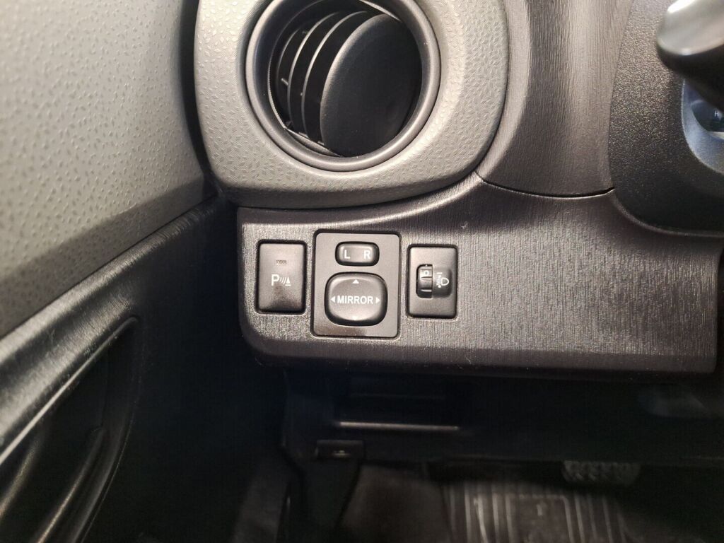 Toyota Yaris 2013 Harmaa