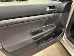 Volkswagen Jetta 2007 Ruskea (beige)
