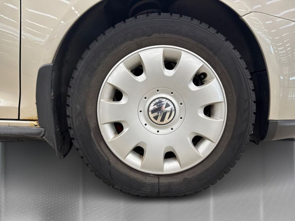 Volkswagen Jetta 2007 Ruskea (beige)